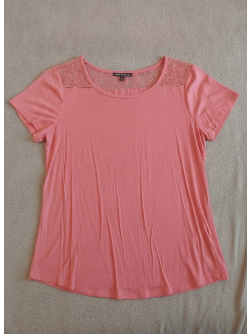 Cable & Gauge Pink Lace Shoulder Short Sleeve Top Size Large